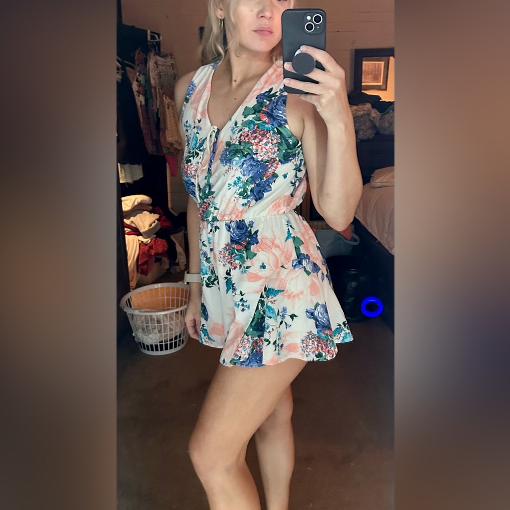 Peppermint | NWOT Floral Romper